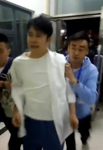 爆料网友被抓视频播放