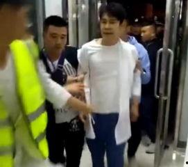 爆料网友被抓视频播放 第2张 爆料网友被抓视频播放 第2张