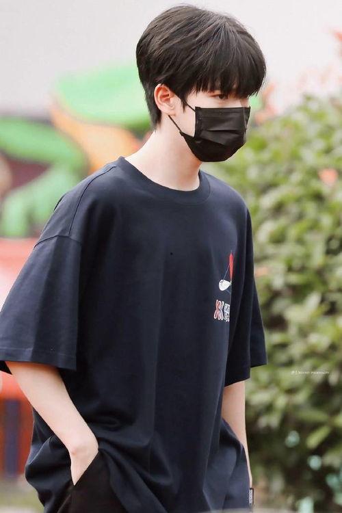 贺峻霖最新爆料,揭秘娱乐圈不为人知的幕后故事  第3张